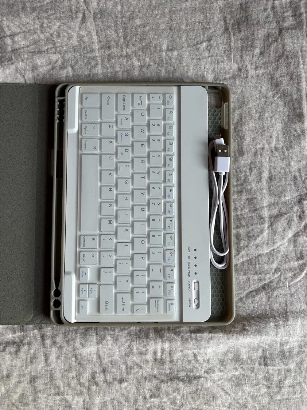Bluetooth Keyboard & Case for 9th Gen iPad